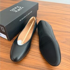 Naturalizer Vivienne black leather flats